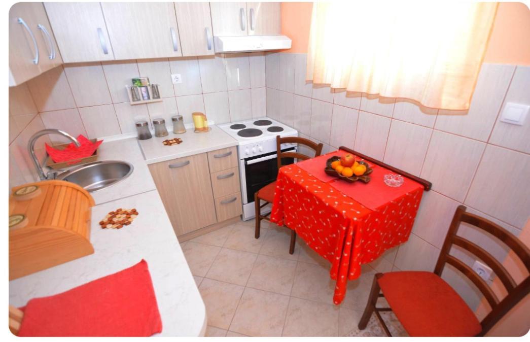 Matkovic Residence Tivat Zimmer foto
